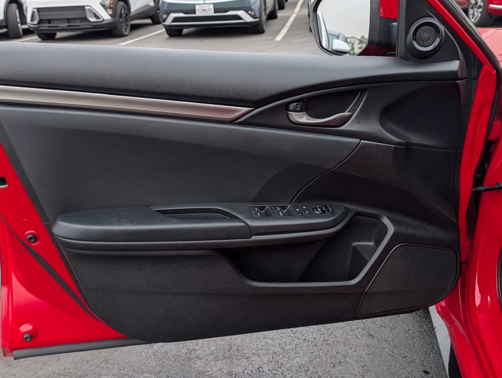 Used 2021  Honda Sport image 15