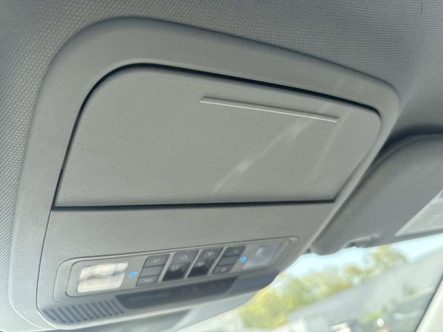 Used 2023 Black Metallic Ford XLT image 29