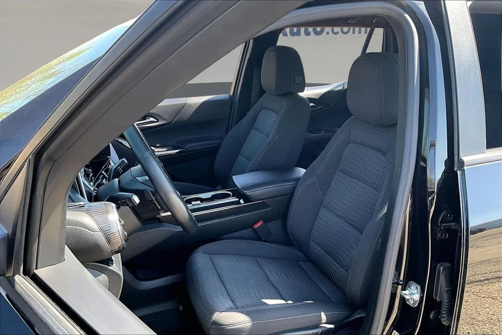 2025 Chevrolet Equinox LT - Photo 24