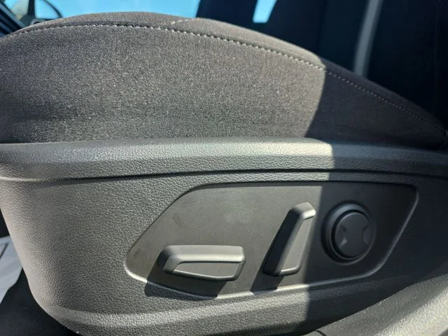 Used 2025 Silver Hyundai SEL image 28