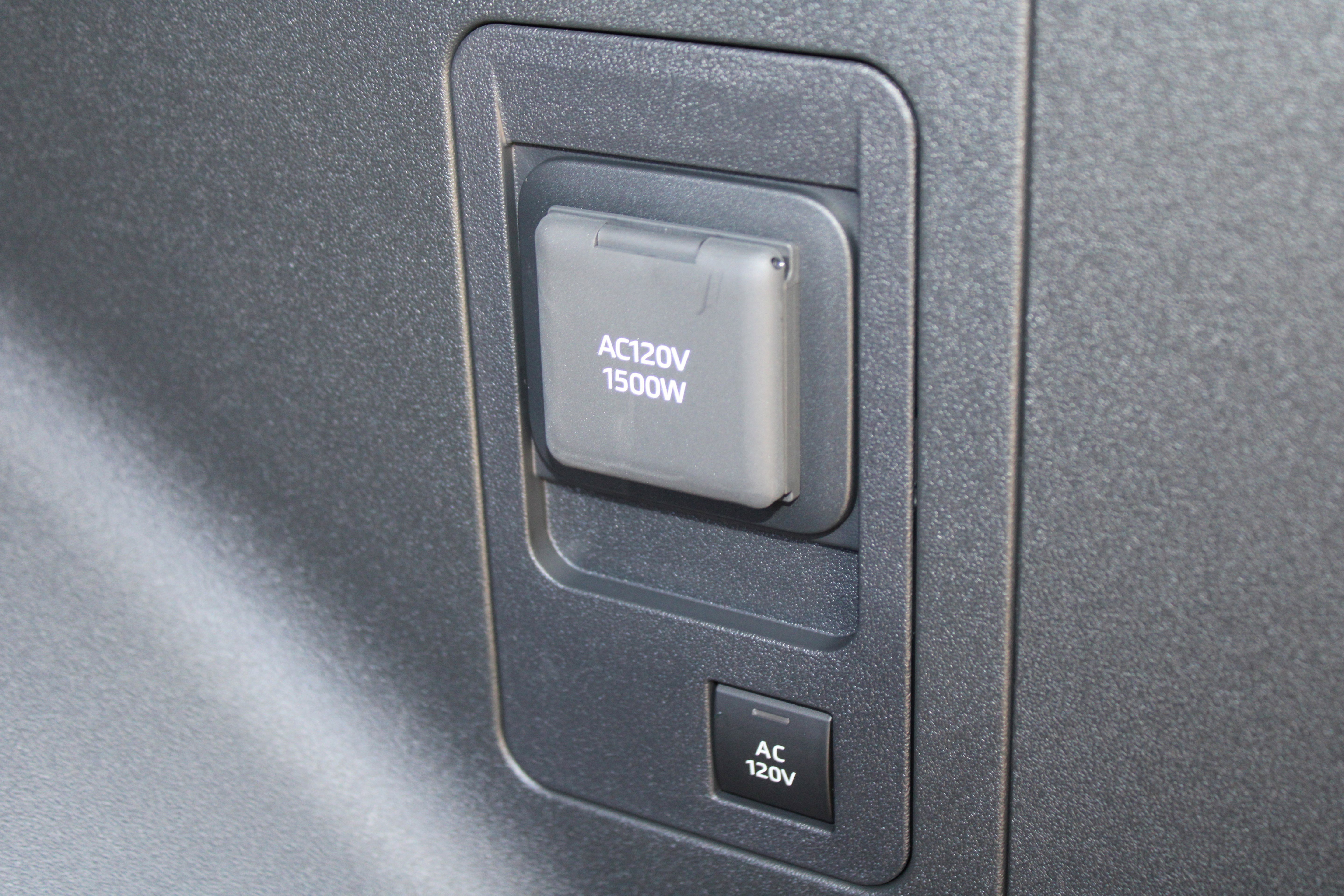 2026 Toyota bZ XLE - Photo 12