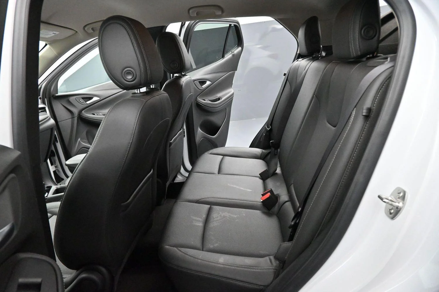 Used 2024  Buick Sport Touring image 25