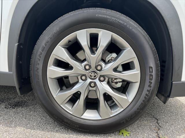Certified Used 2025 WIND CHILL PEARL Toyota Limited image 26