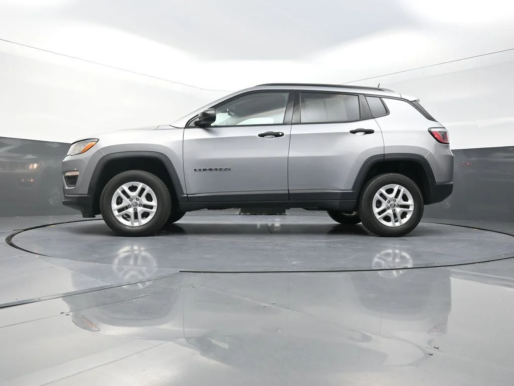 Used 2018 Silver Jeep Sport image 24