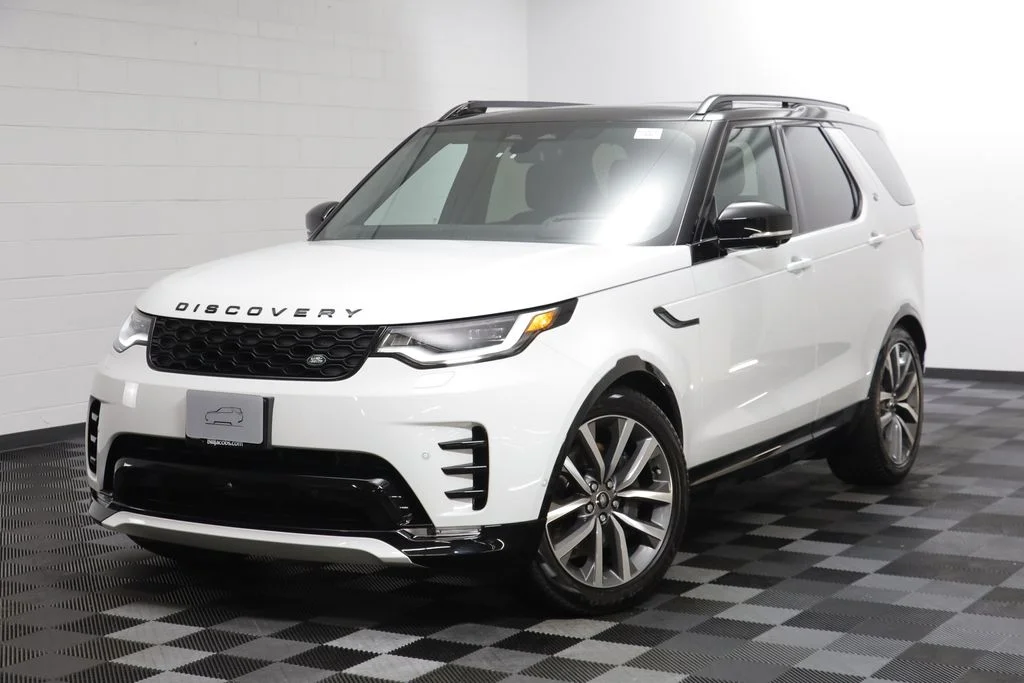 2025 Land Rover Discovery P360 Dynamic SE's photo