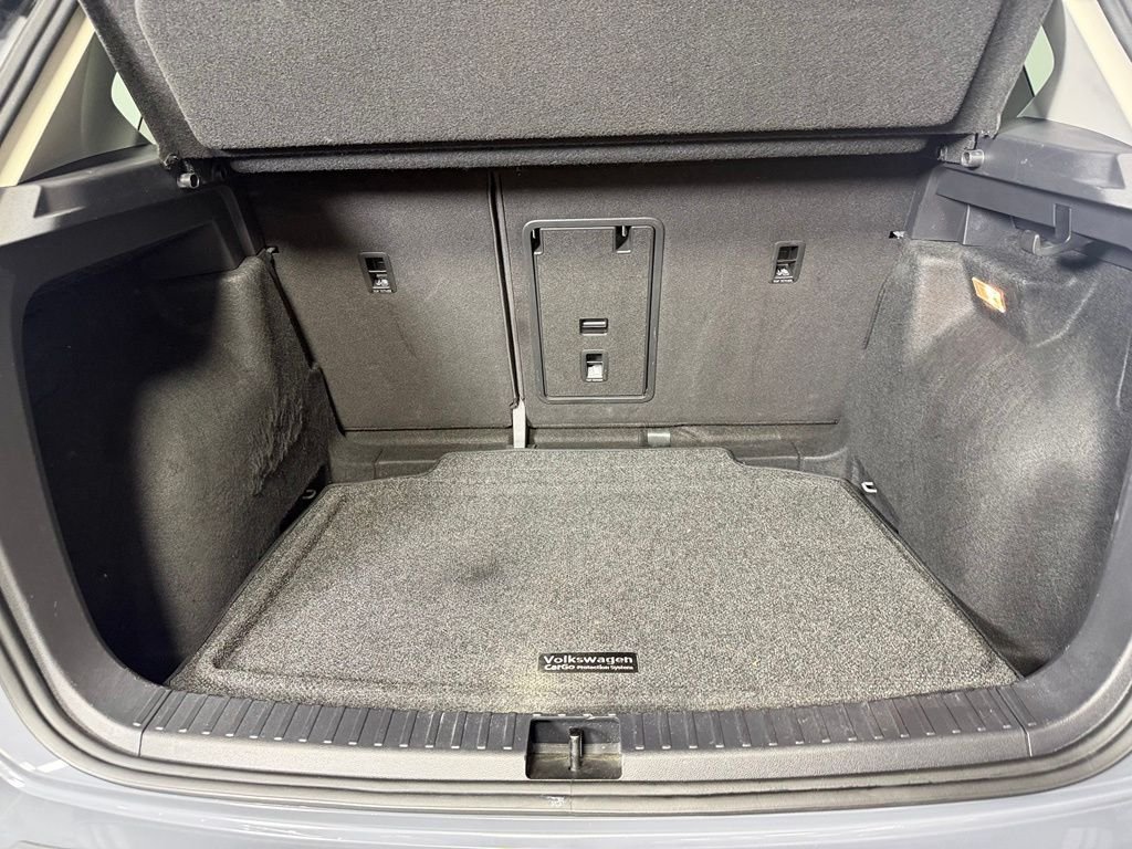 Used 2023 Pure Gray Volkswagen 1.5T SE image 32