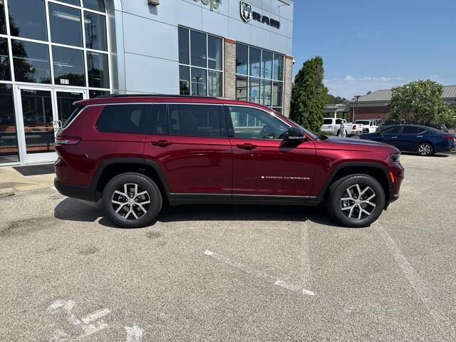 New 2025 Velvet Red Pearl-Coat Exterior Paint Jeep Limited image 7