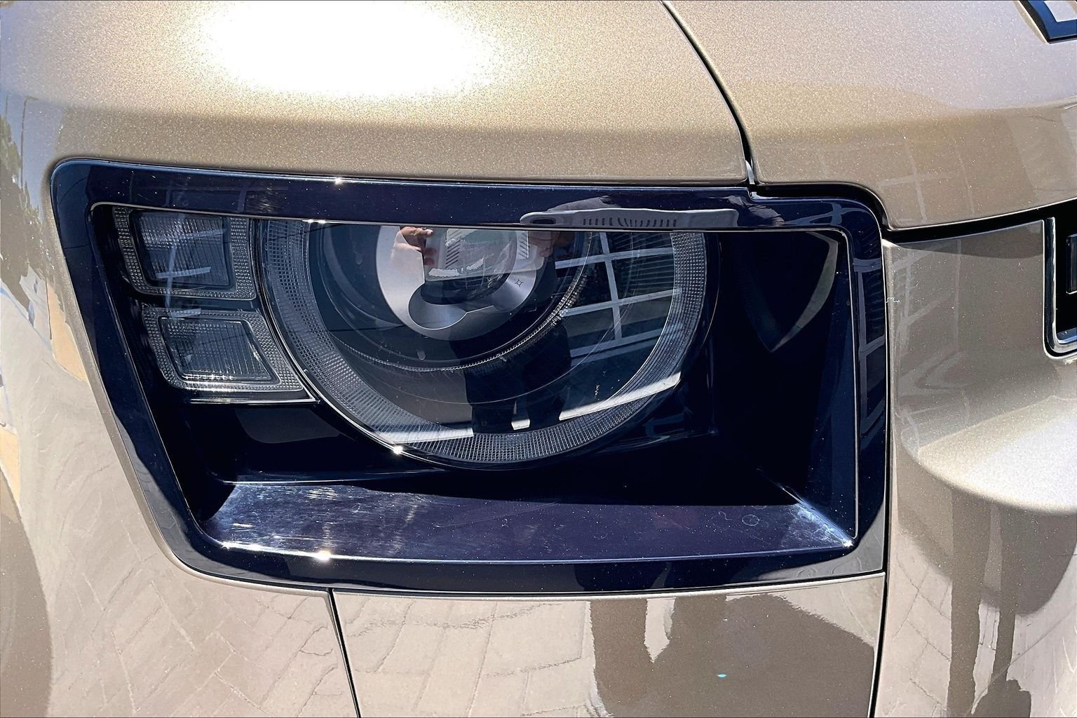 Used 2025  Land Rover S image 27