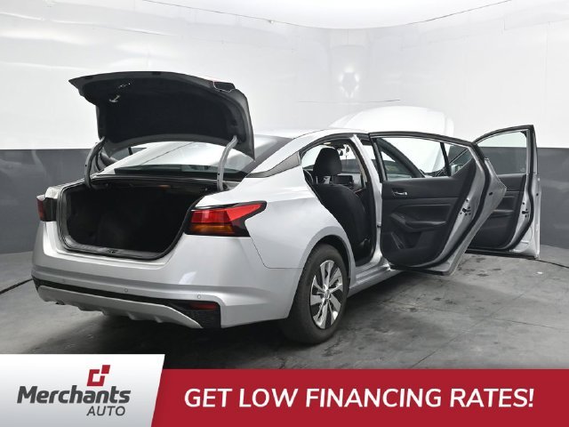 Used 2022 Silver Nissan 2.5 S image 51