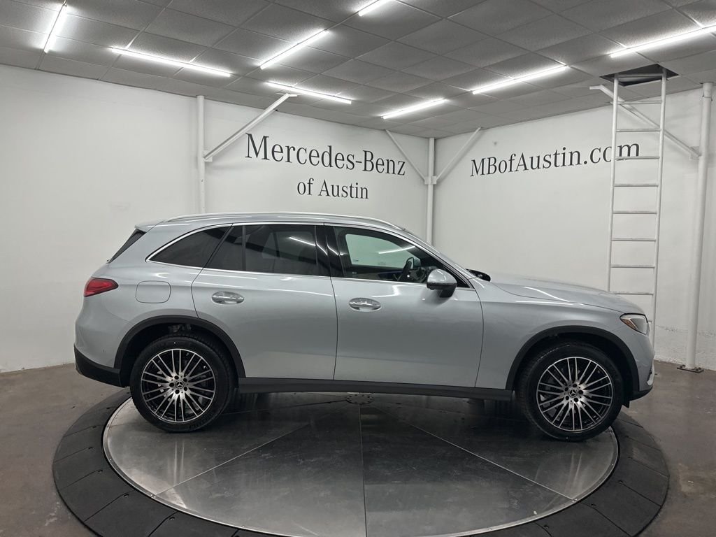 Used 2026 Silver Mercedes-Benz GLC 300 image 8