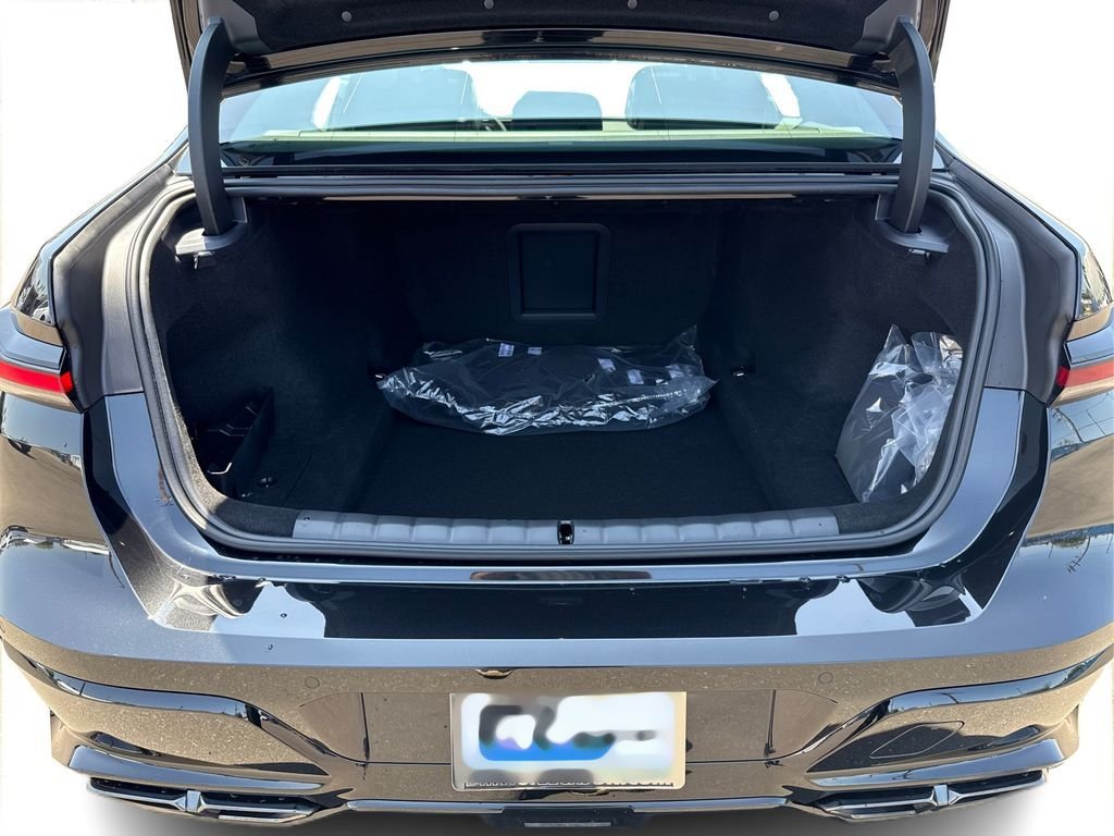 2025 BMW 7 Series 760i - Photo 13