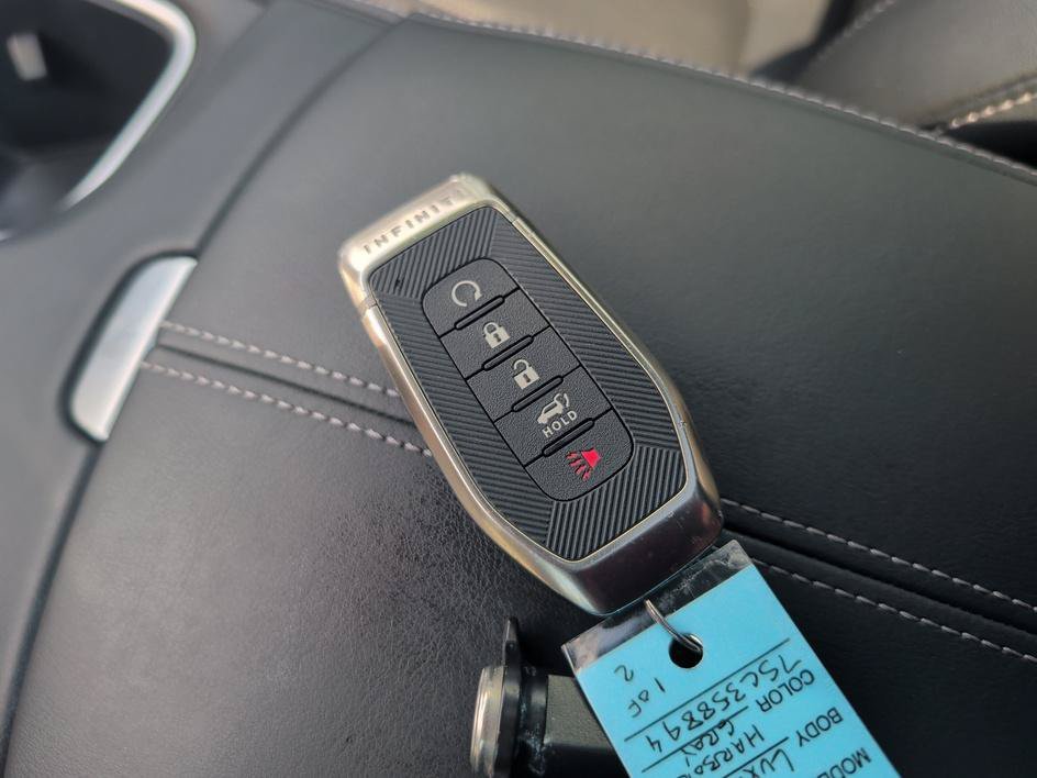 Certified Used 2025 Harbor Gray INFINITI LUXE image 30