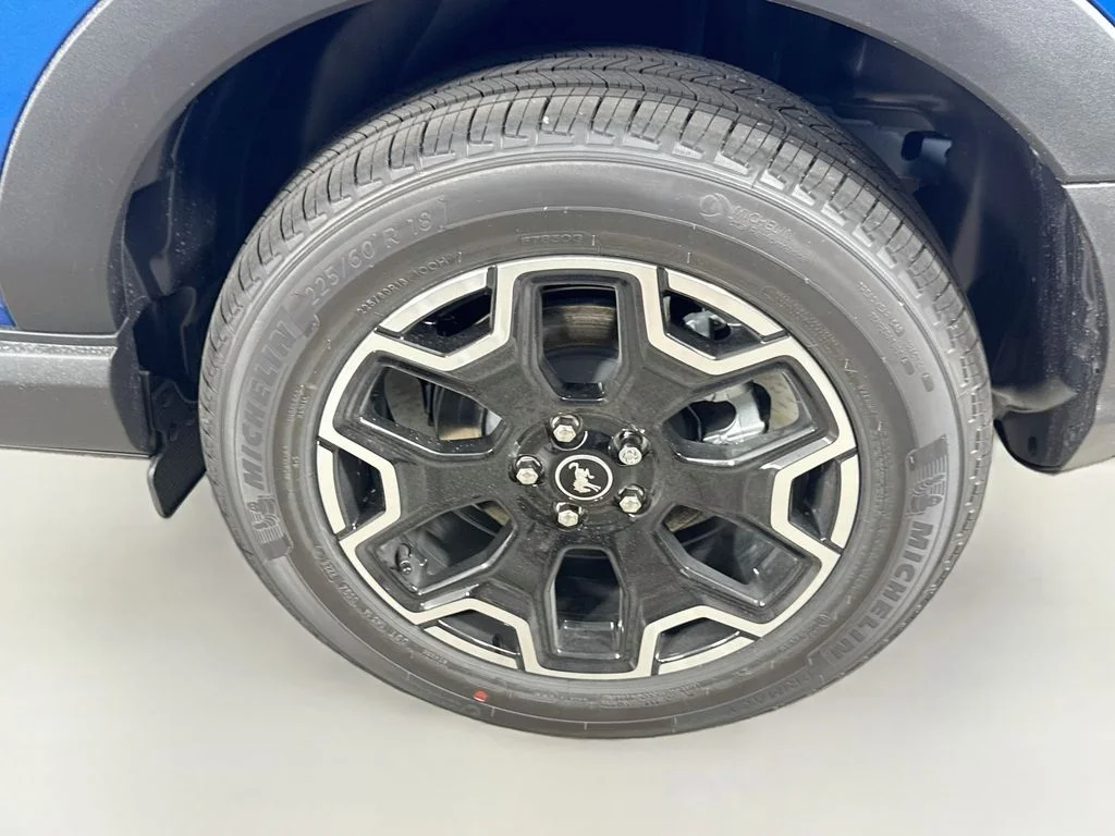 New 2026 Velocity Blue Metallic Ford Outer Banks® image 32