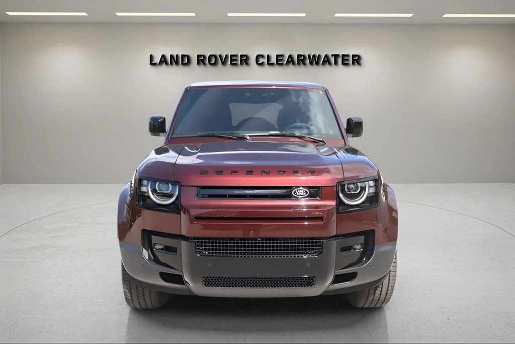 New 2026 Sedona Red Land Rover S image 8