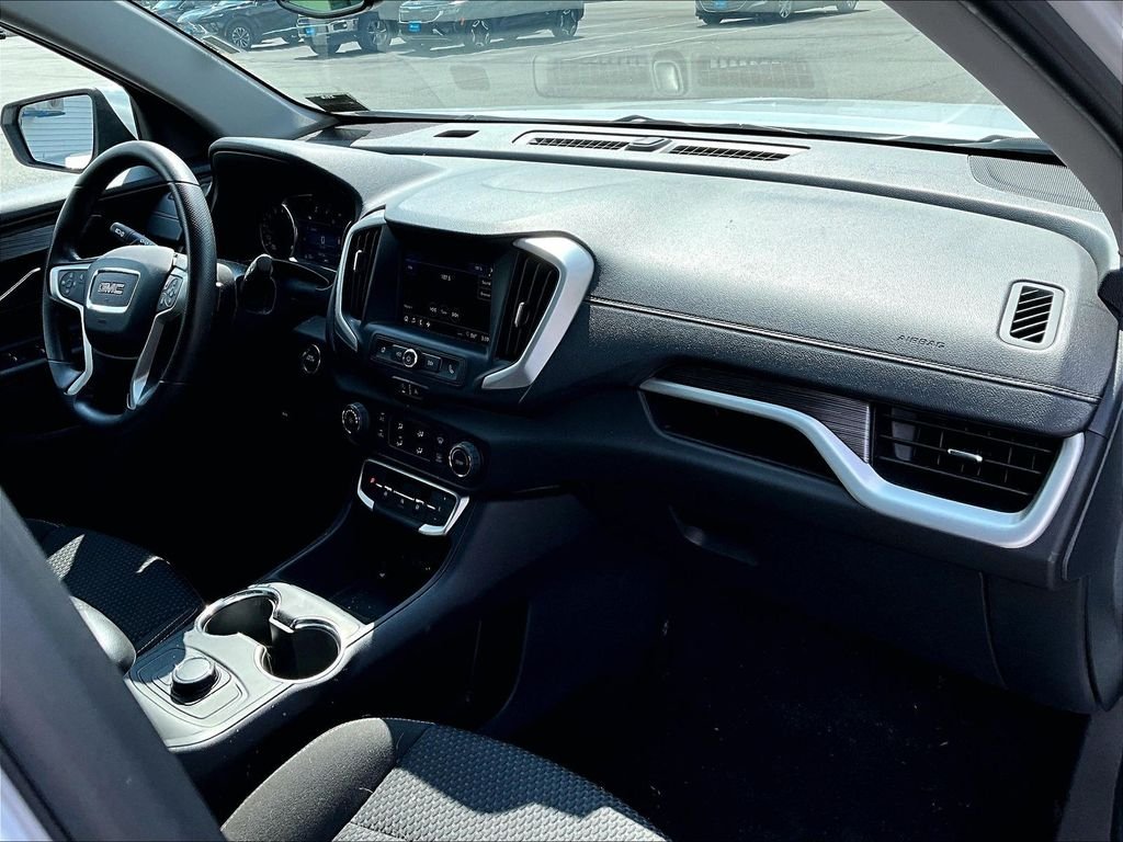 Used 2024 Summit White GMC SLE image 14