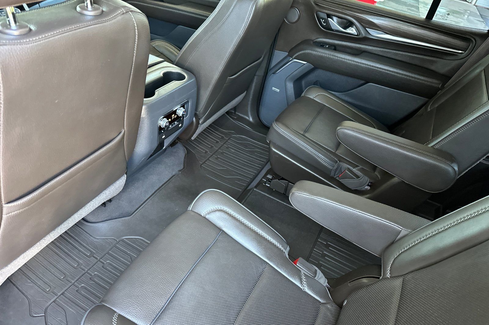2021 GMC Yukon Denali - Photo 12