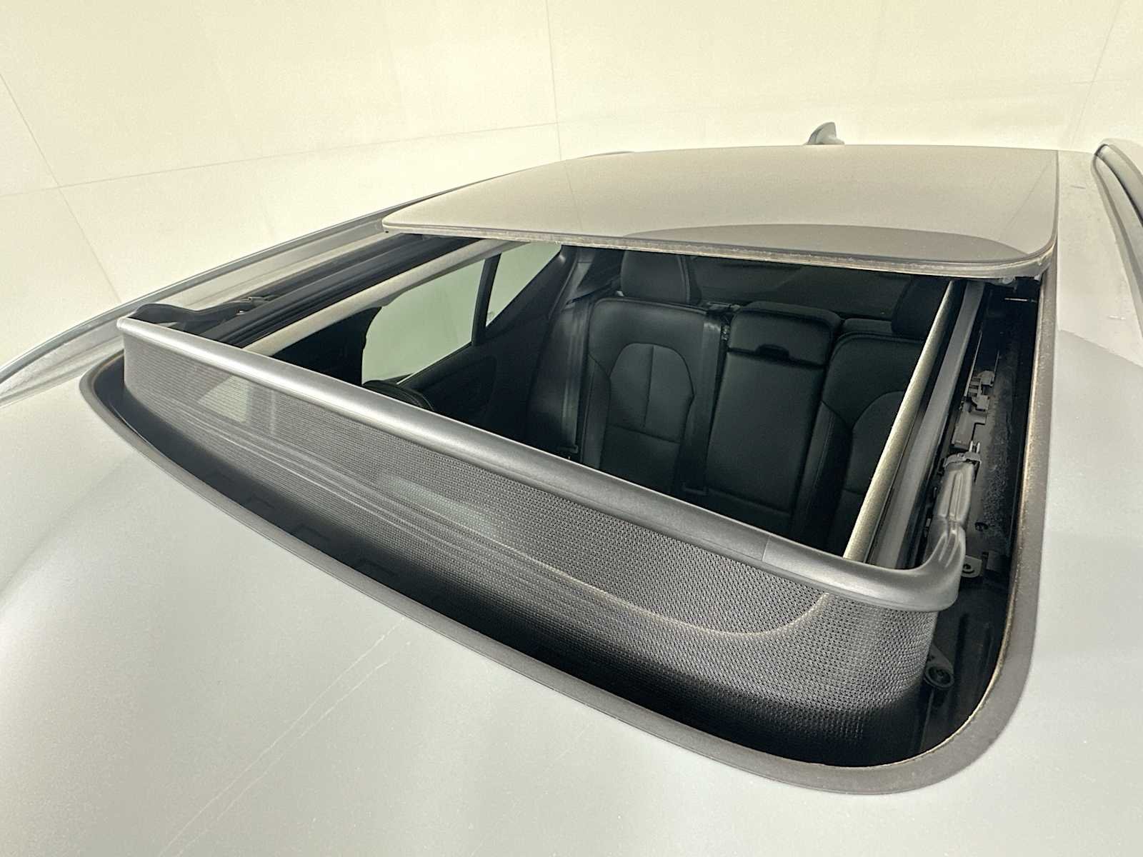 Certified Used 2025 Vapour Grey Volvo Core image 19