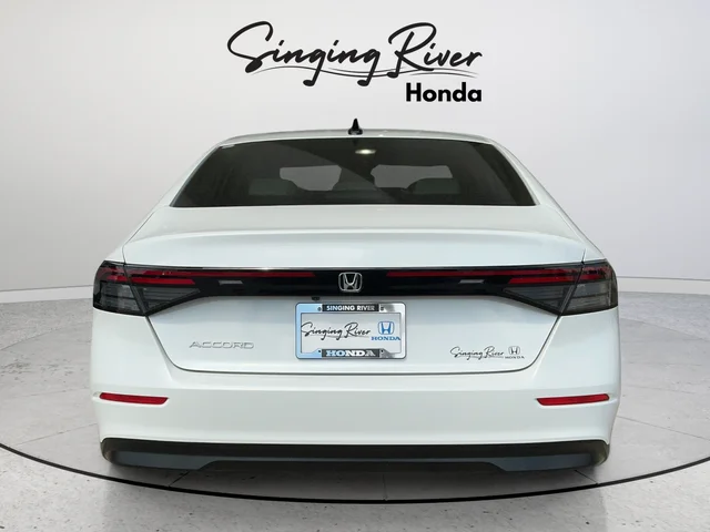 Certified Used 2025 Platinum White Pearl Honda SE image 6
