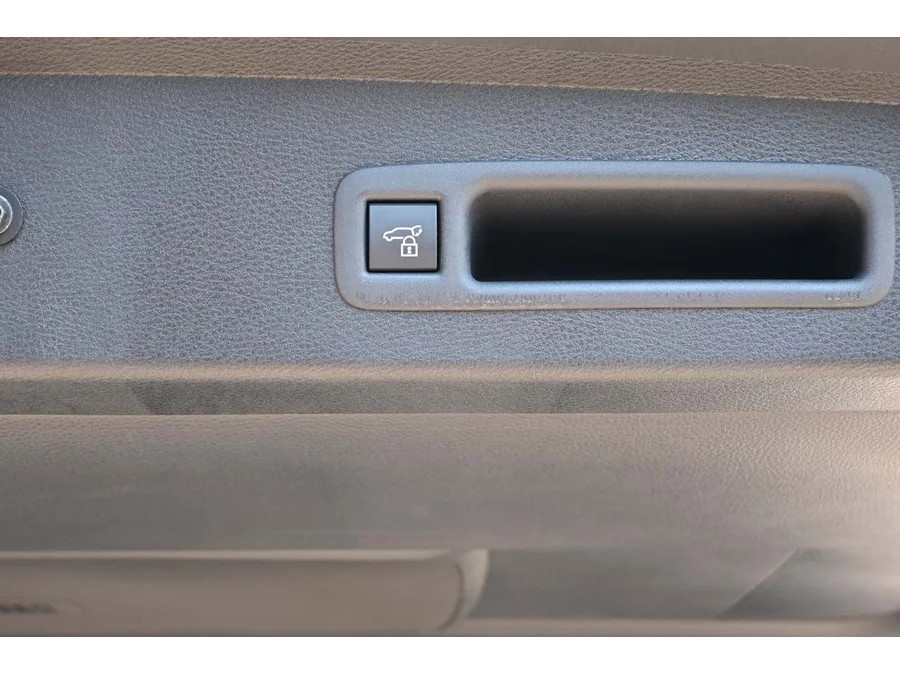 2025 Toyota Sienna XLE - Photo 26