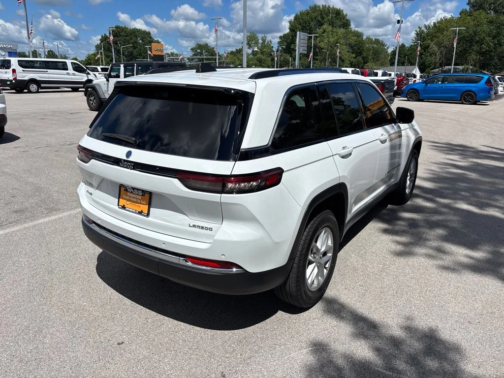 Used 2023 Bright White Clearcoat Jeep Laredo image 5