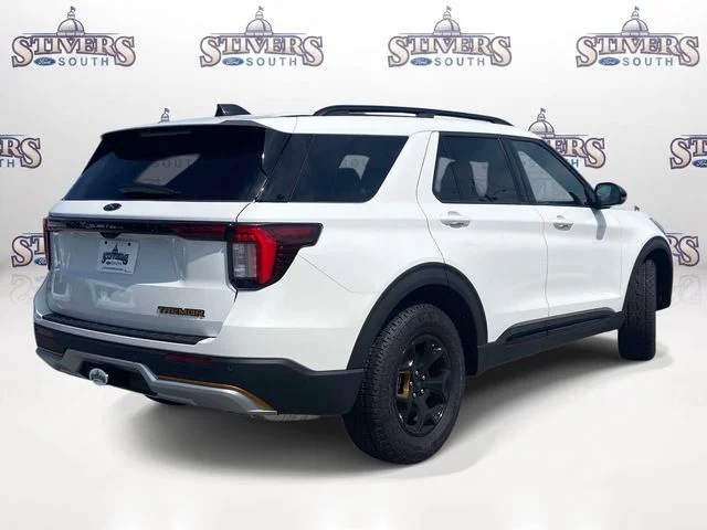 New 2026 White Ford Tremor image 3