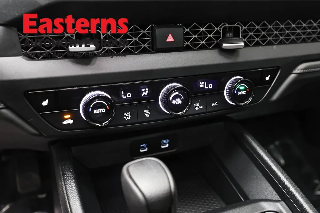Used 2025 Black Honda SE image 19