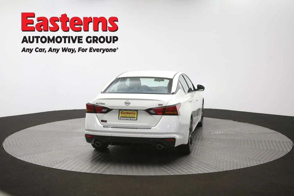 Used 2023 White Nissan 2.5 SR image 38