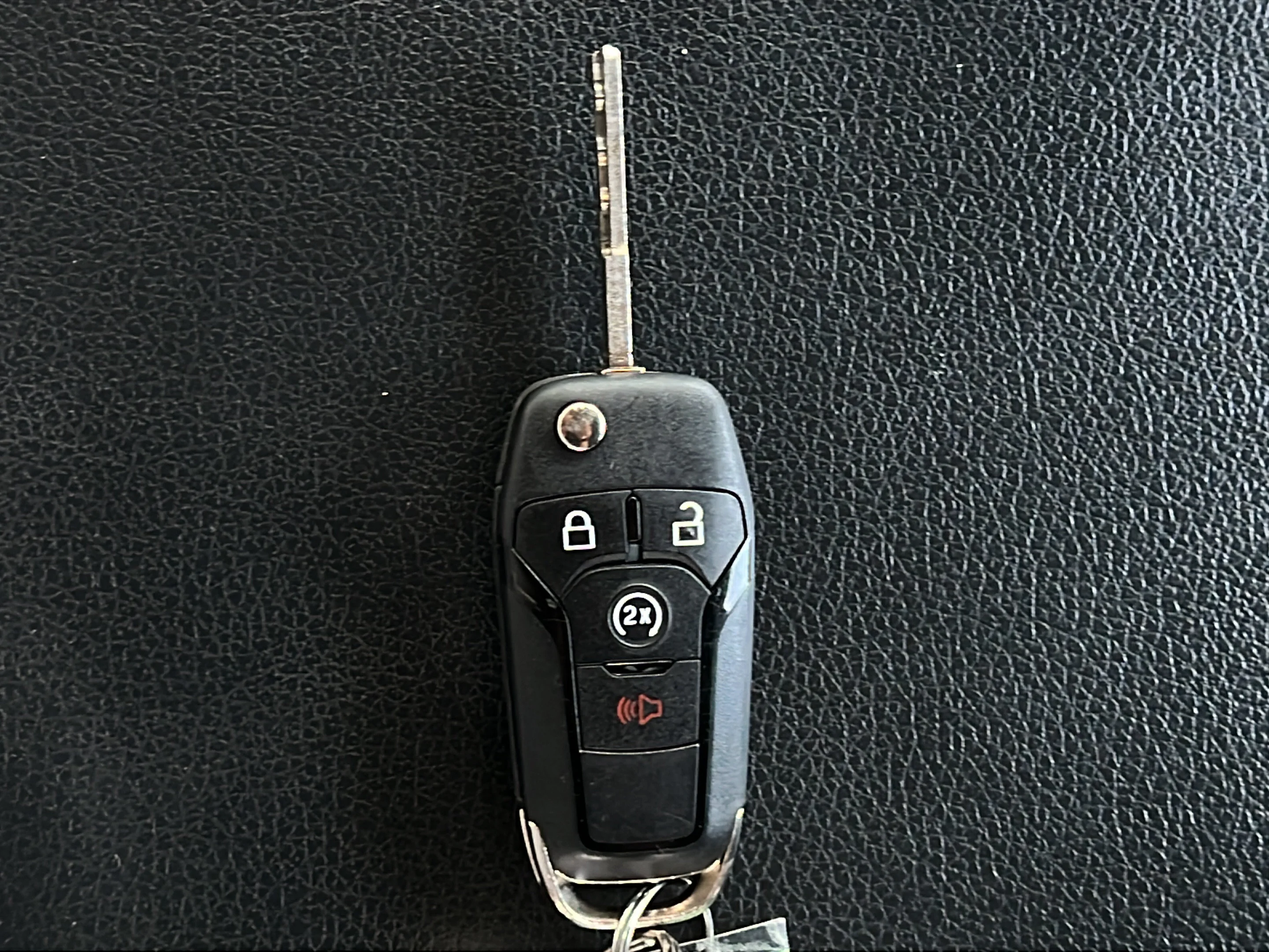 Used 2022 Stone Gray Metallic Ford LARIAT image 25