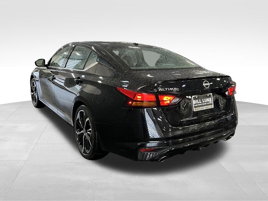 Used 2026 Super Black Nissan 2.5 SR image 9