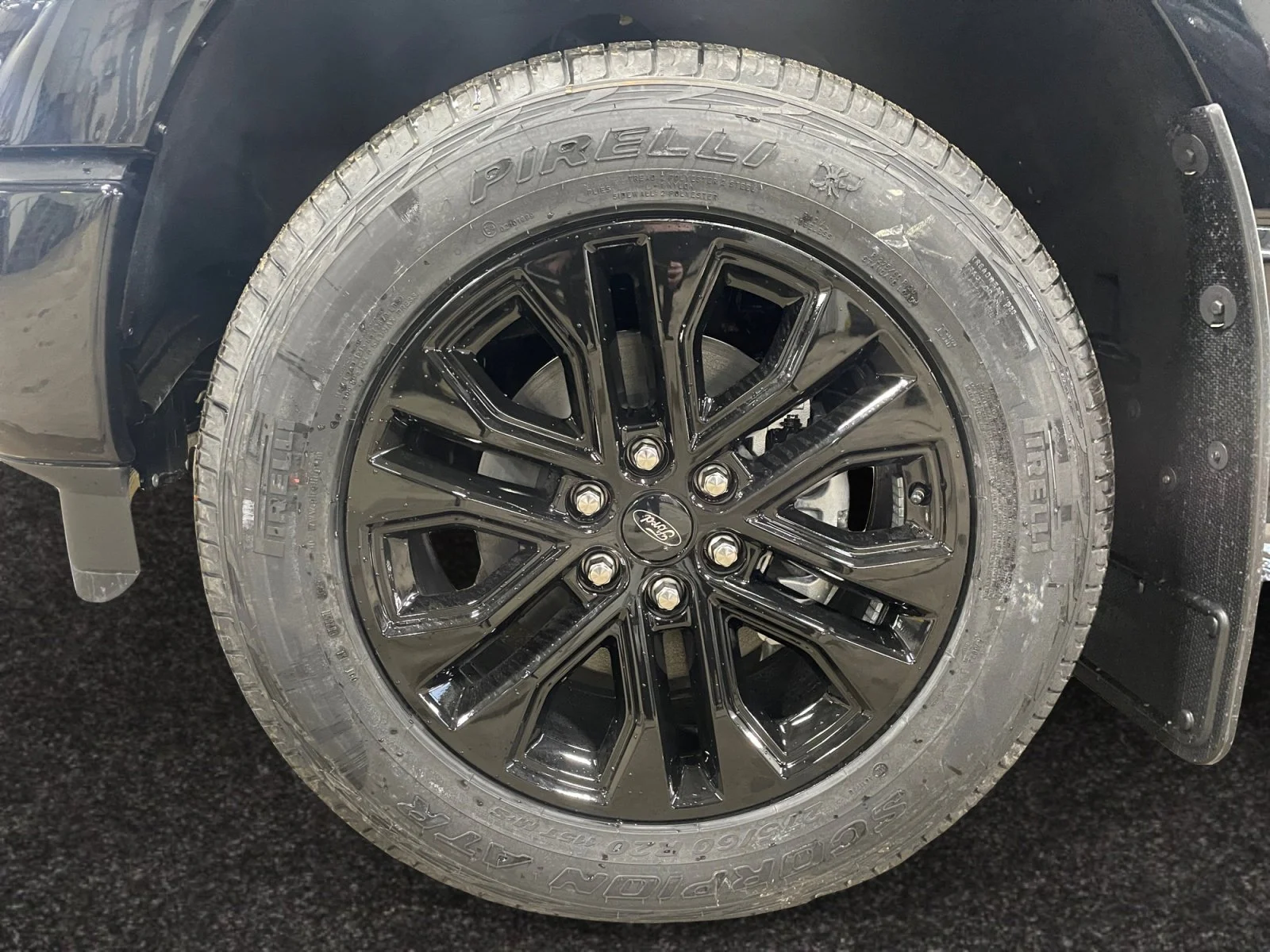 New 2026 Agate Black Metallic Ford XLT image 9
