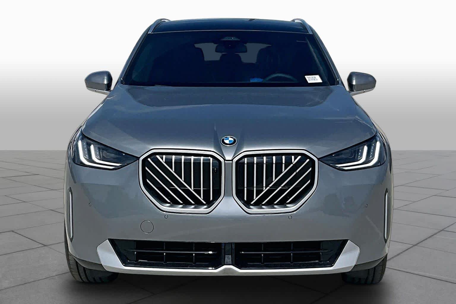 Used 2026 Skyscraper Grey Metallic BMW 30 xDrive image 3