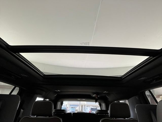 New 2026 Glacier White Tricoat GMC Denali Ultimate image 31