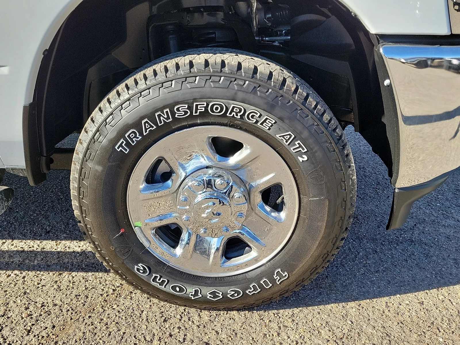 New 2026 PW7 Bright Whit Ram TRADESMAN CREW CAB 4X4 6