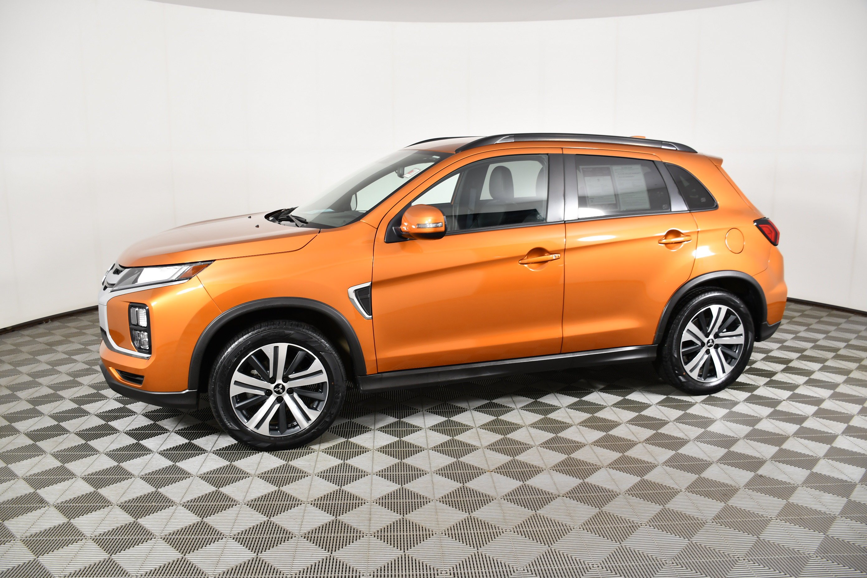 Certified Used 2022 Orange Sunrise Metallic Mitsubishi GT image 9