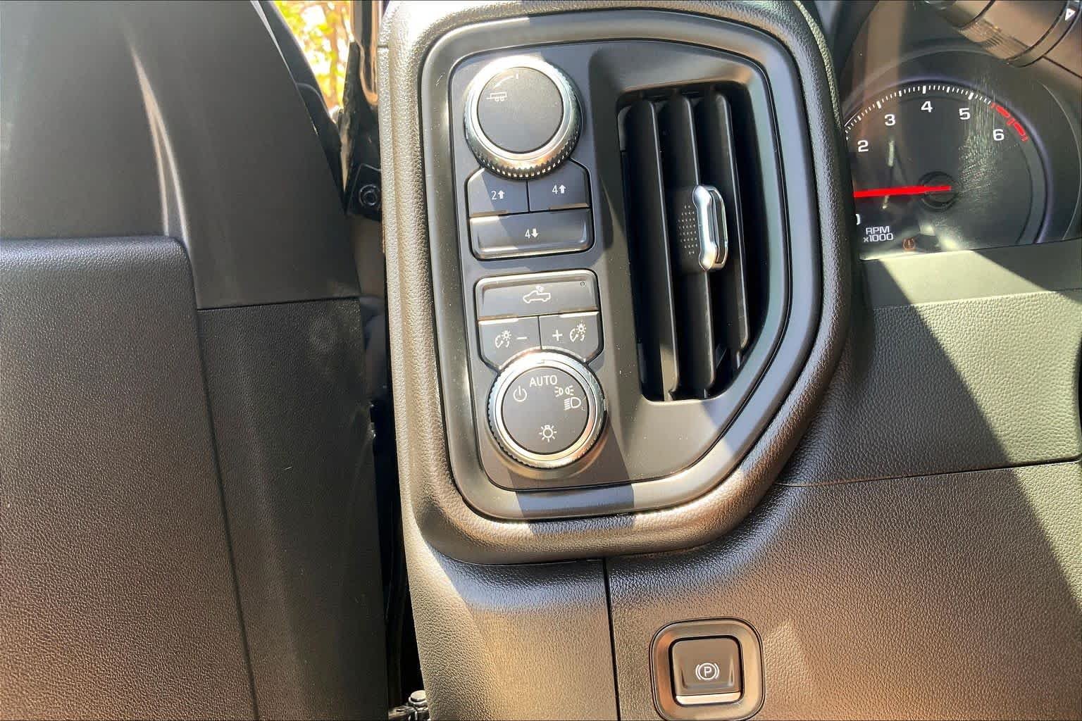 Used 2024 Onyx Black GMC Pro image 36