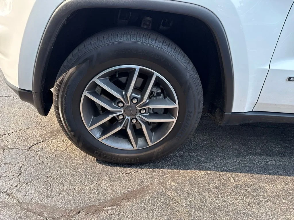 Used 2020 White Jeep Limited image 11