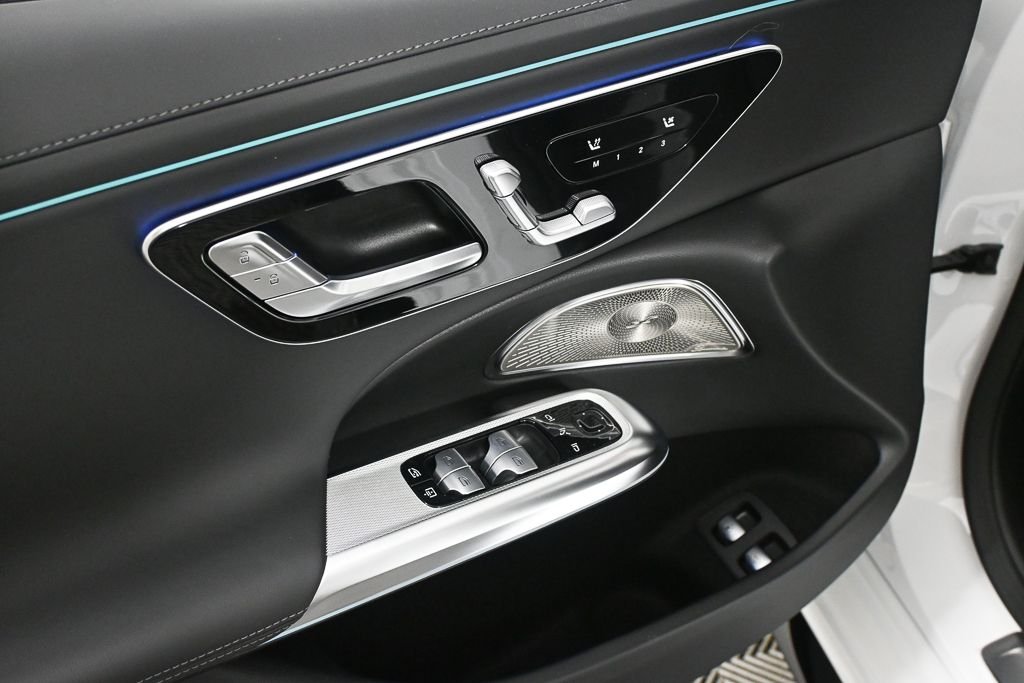 New 2026 MANUFAKTUR Moonlight White Metallic Mercedes-Benz AMG® E 53 E 4MATIC+ Sedan image 8
