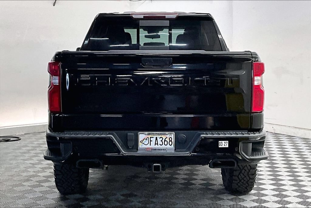 Used 2022 BLACK Chevrolet LT Trail Boss image 3