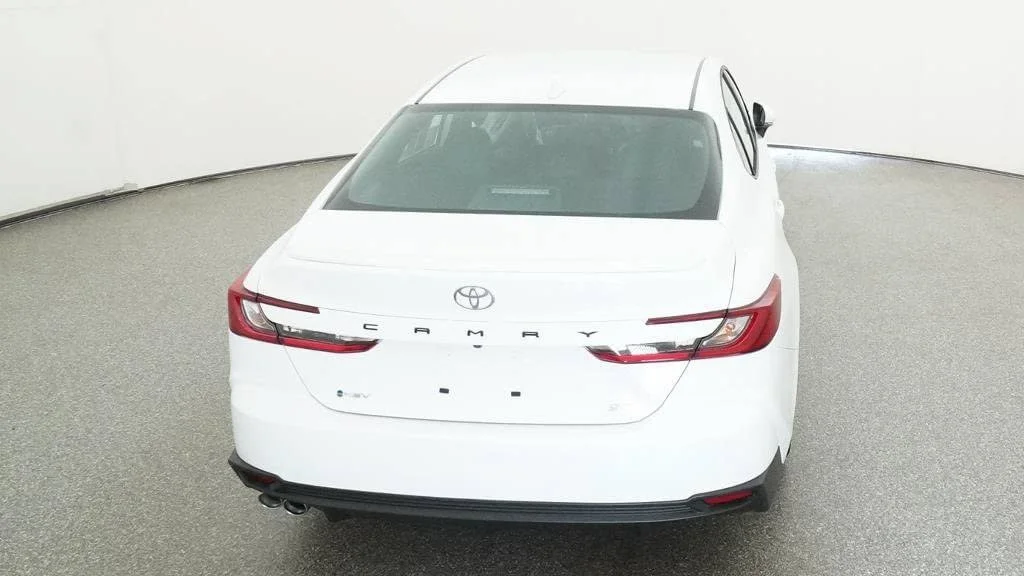 Used 2026 Ice Cap Toyota SE image 7