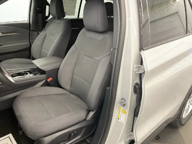 New 2027 Avalanche Gray Ford Active image 11