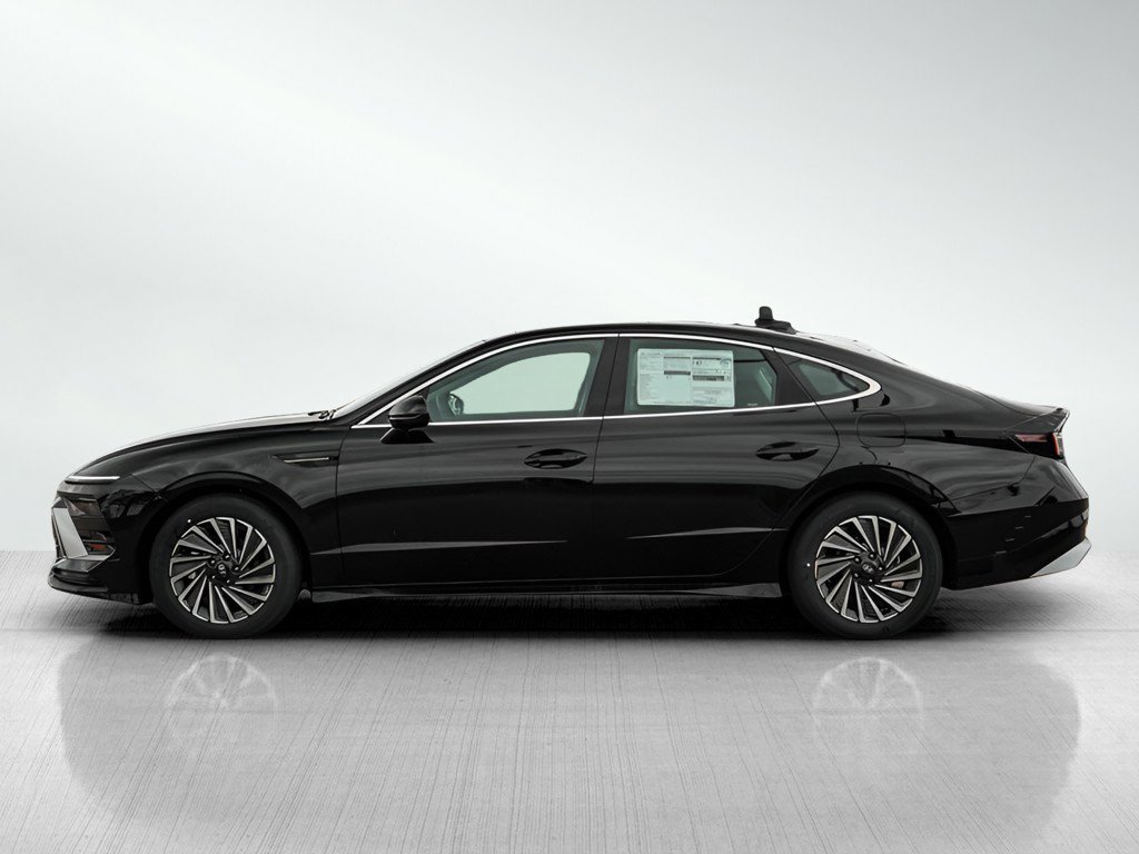 New 2026 Abyss Black Hyundai SEL FWD image 4