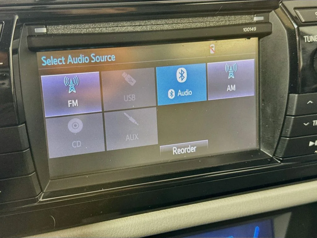 Used 2015 Silver Toyota LE image 17