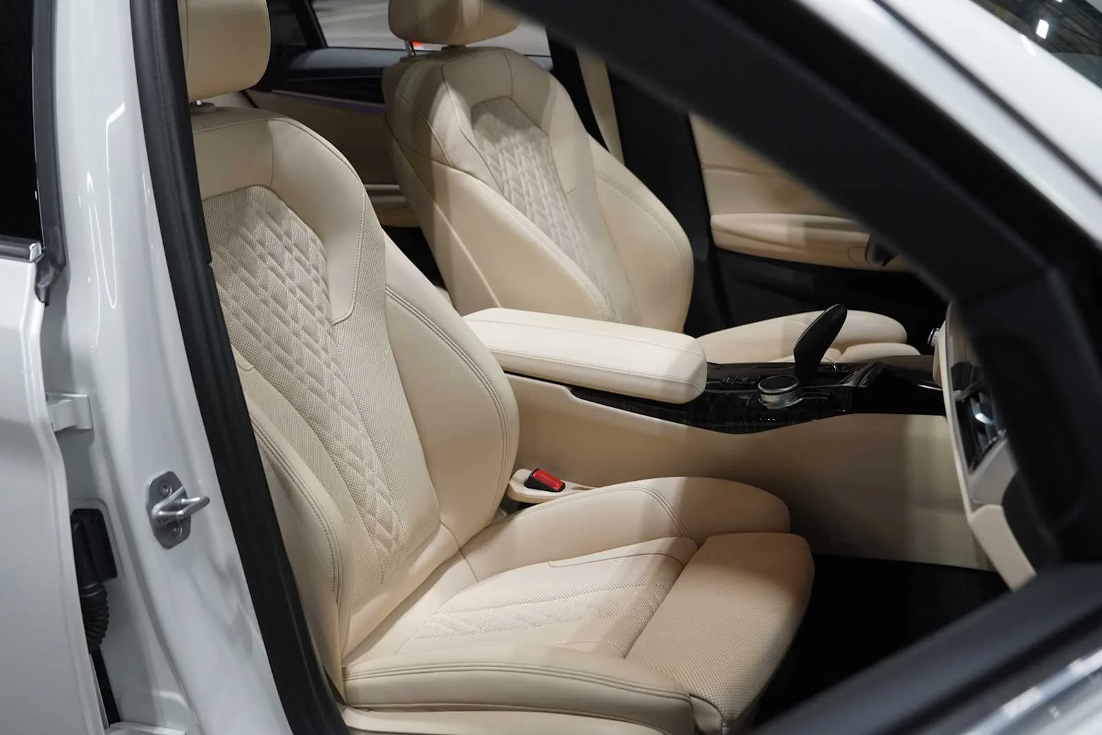 Used 2022 Mineral White Metallic BMW 530i image 11