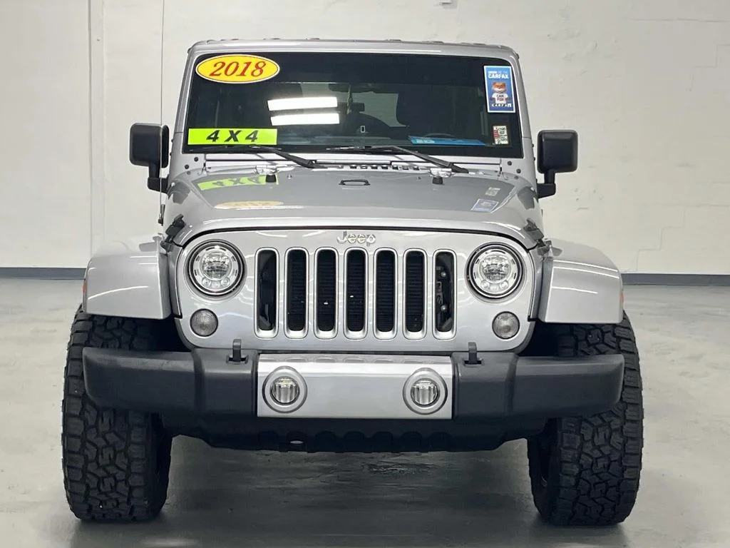 Used 2018 Billet Silver Metallic Clearcoat Jeep Sahara 4WD 3.6L HARD TOP image 3