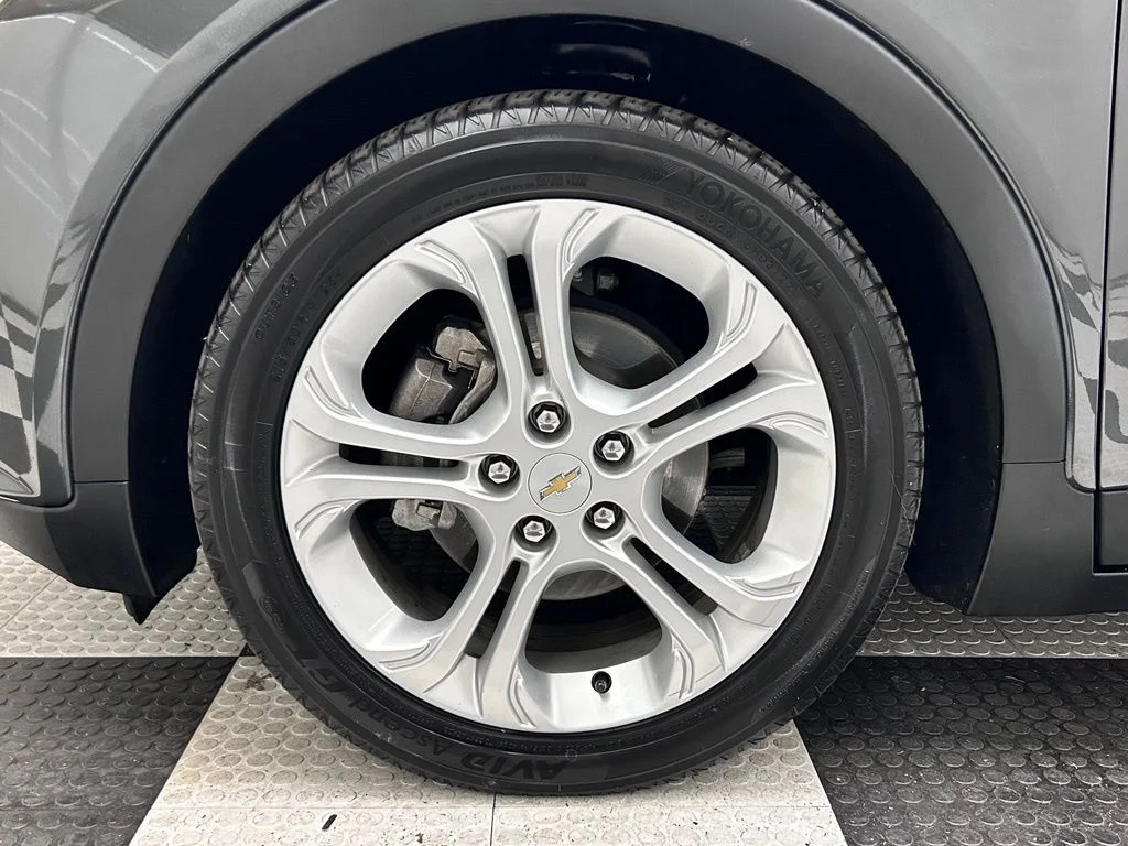 Used 2020 Gray Chevrolet LT image 8