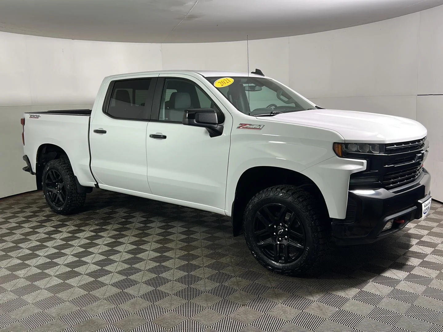 Used 2021 Summit White Chevrolet LT Trail Boss image 5