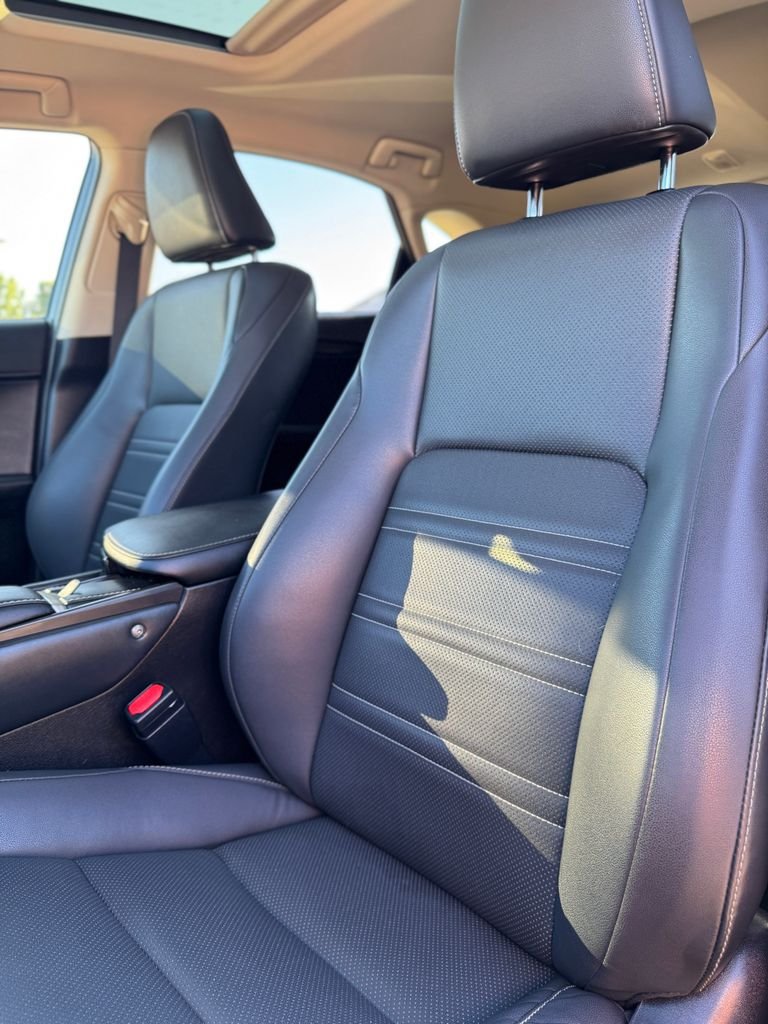 Used 2019 Atomic Silver Lexus 300 Base image 31