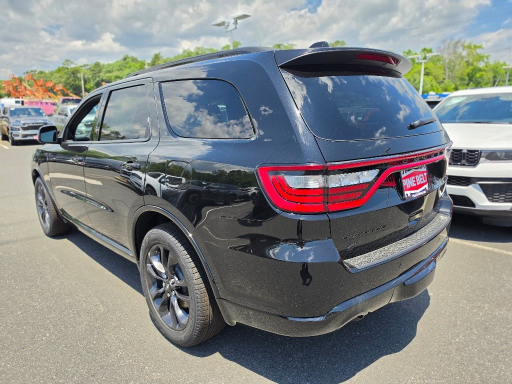 New 2026 Diamond Black Clear-Coat Exterior Paint Dodge GT Plus image 9