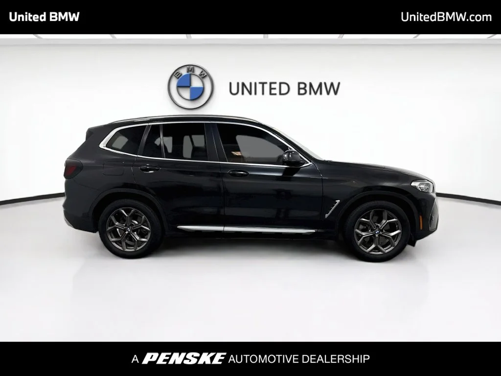 Used 2023 Dark Graphite BMW sDrive30i image 4