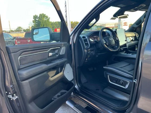 New 2026 Granite Crystal Metallic Clear-Coat Exterior Paint RAM Laramie image 4